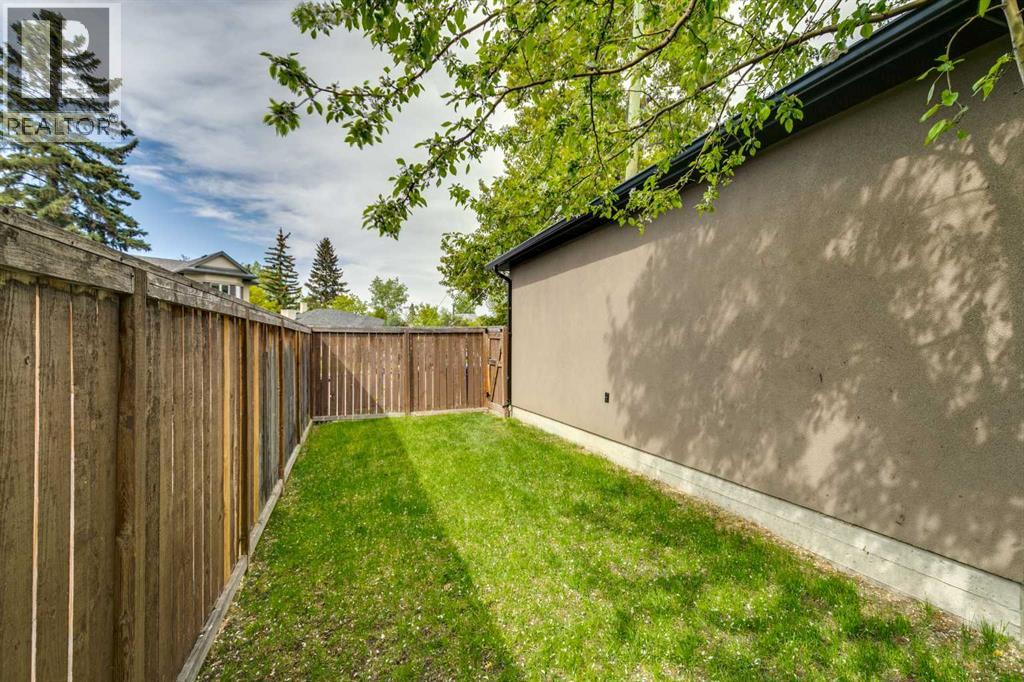 2136 26 Avenue SW - 34