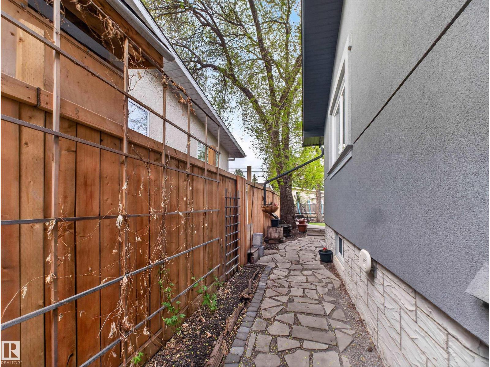 4112 120 ST NW - 16