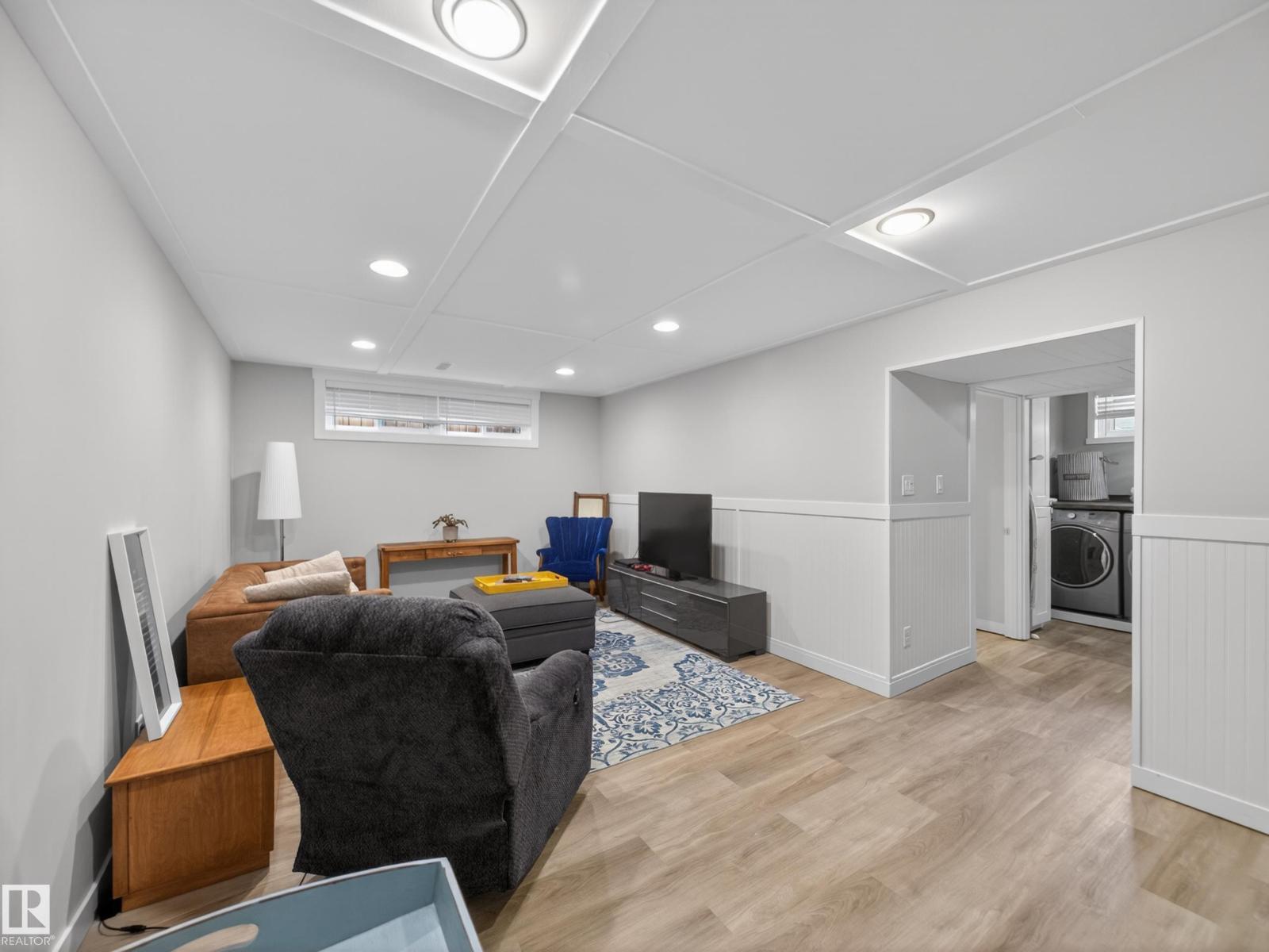 4112 120 ST NW - 35