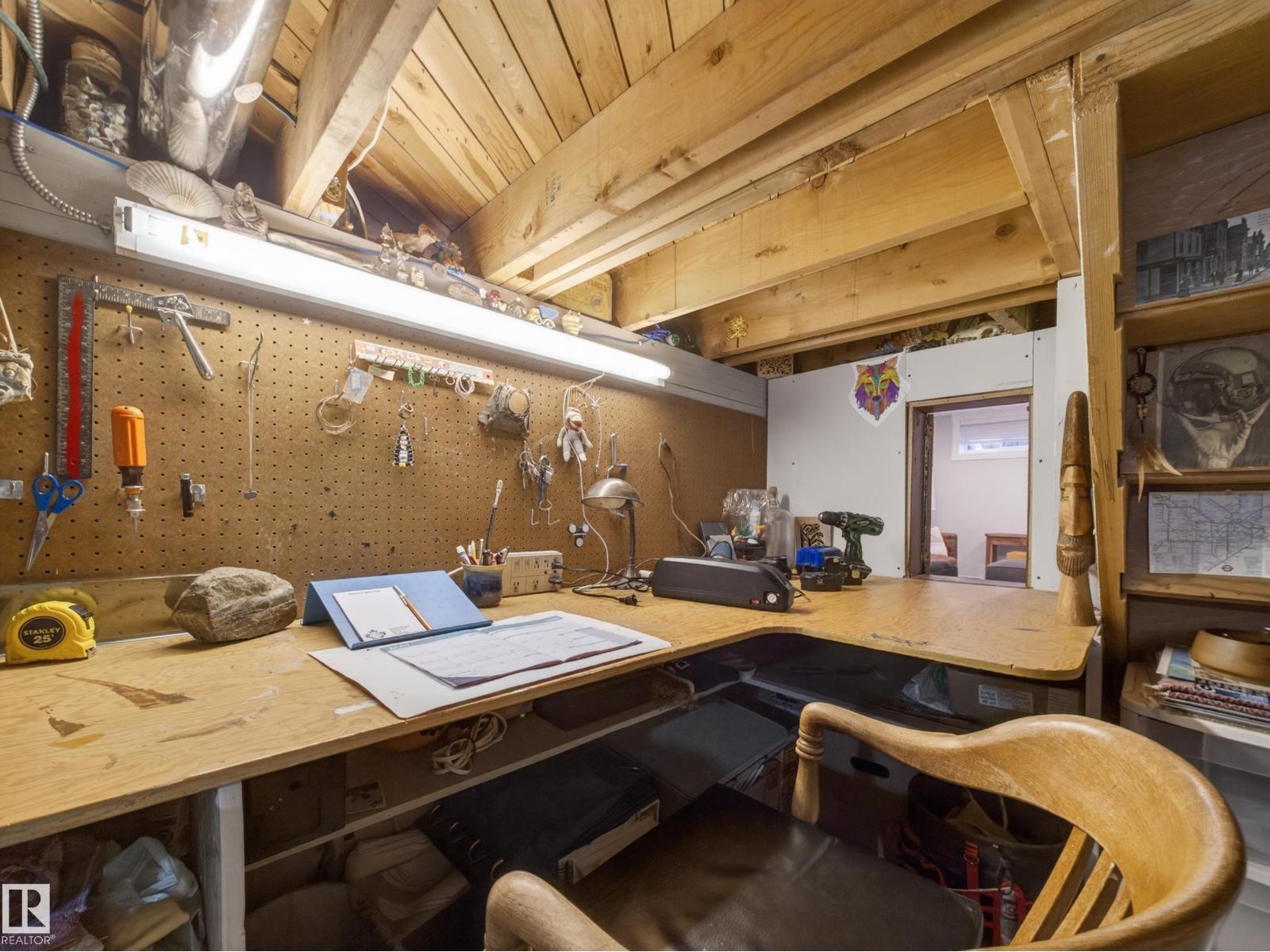 4112 120 ST NW - 42