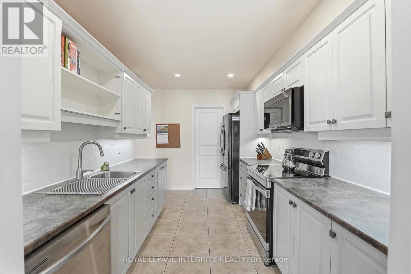 1036 MARCONI AVENUE - 8