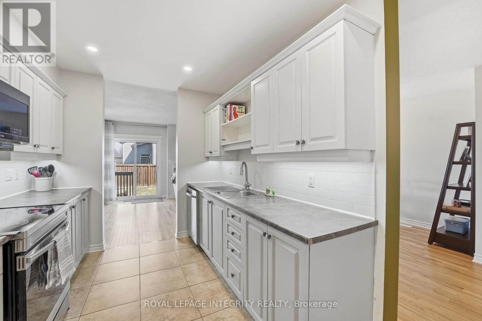 1036 MARCONI AVENUE - 9