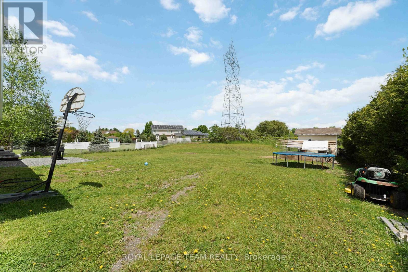 1628 STANLEYFIELD CRESCENT - 34