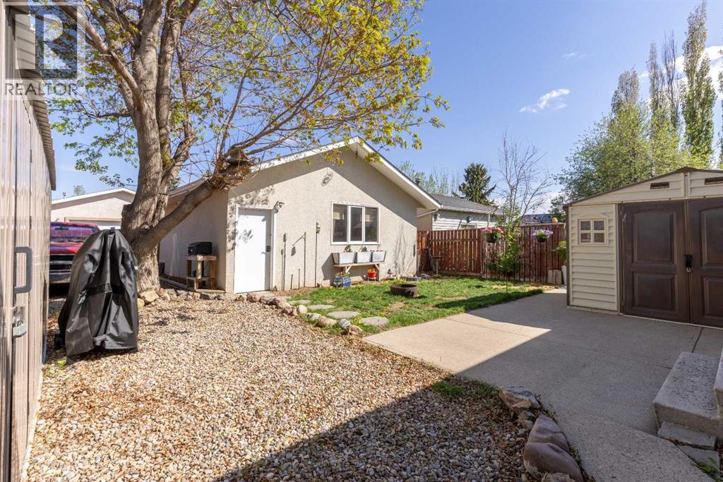57 Honeysuckle Road N - 31