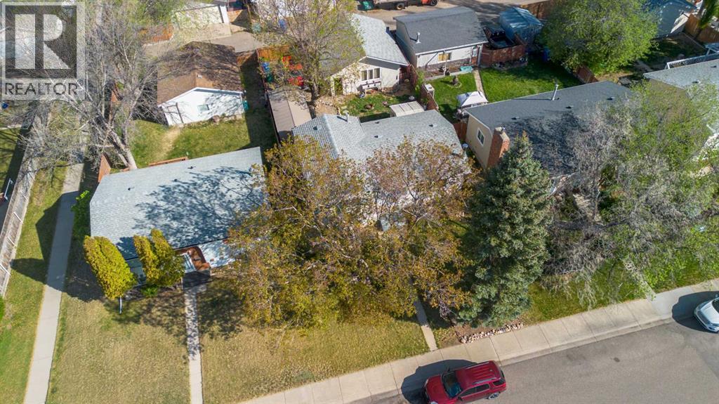 57 Honeysuckle Road N - 40