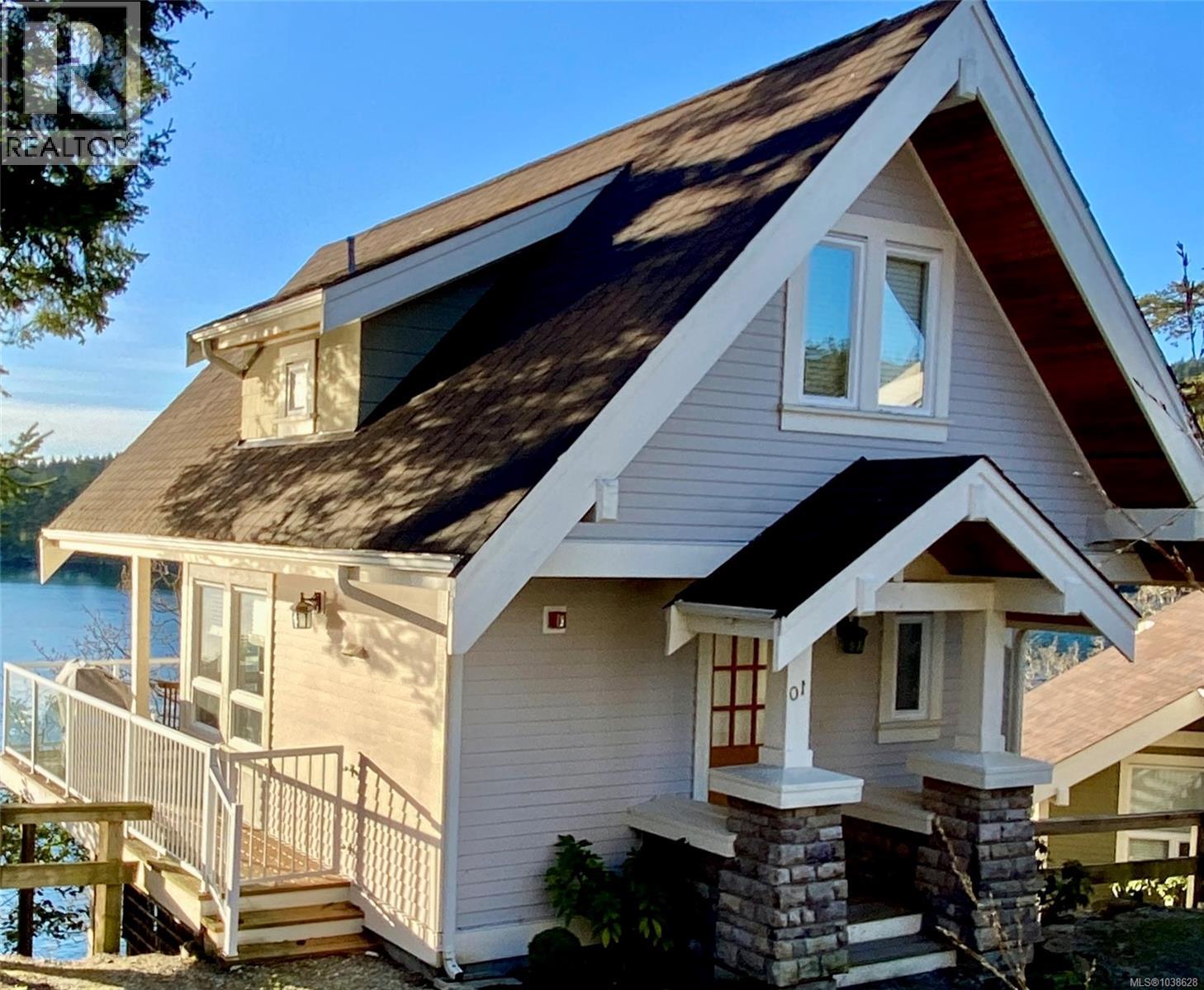 #10C 2315 Mackinnon Rd - 36