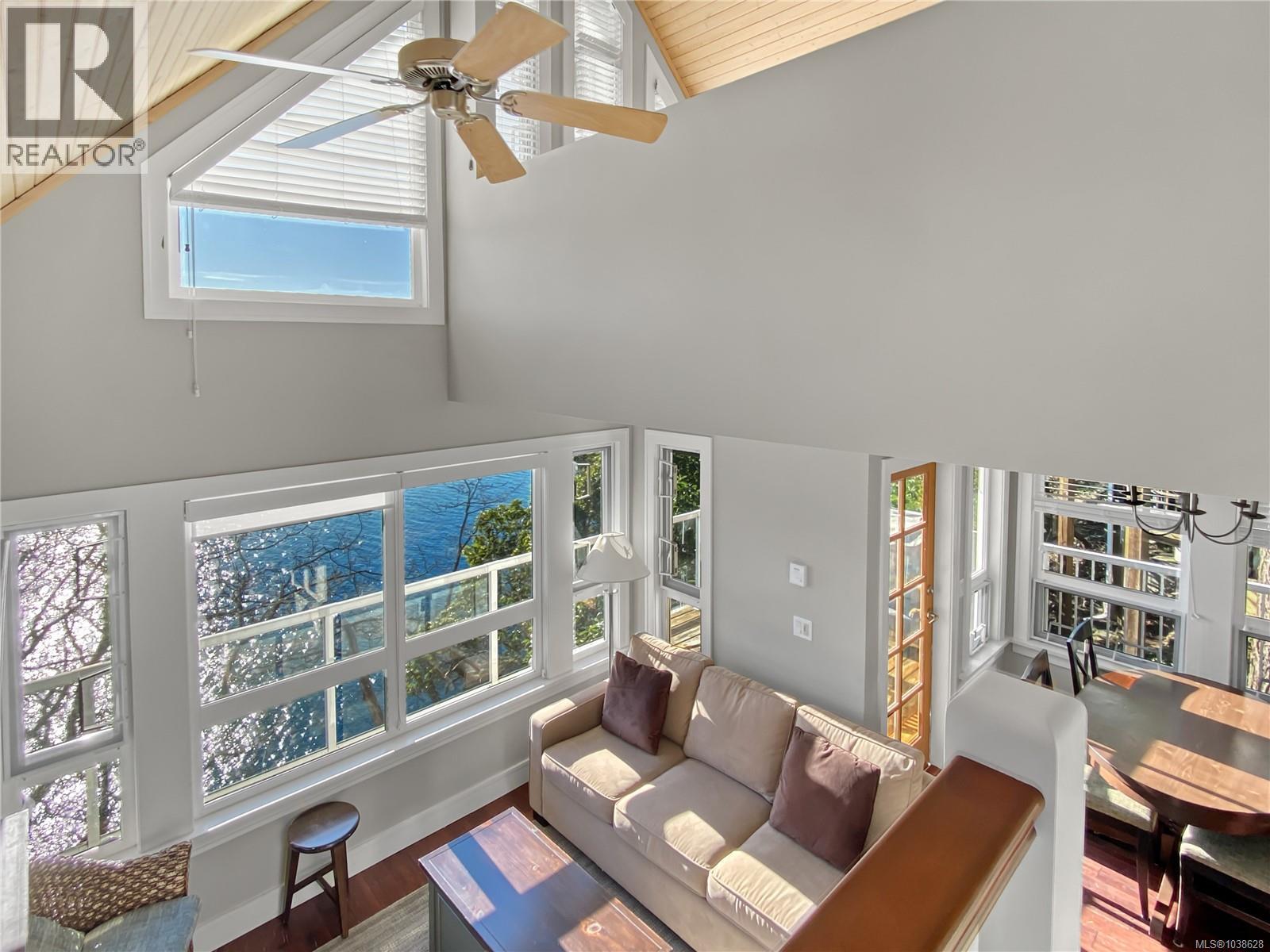 #10C 2315 Mackinnon Rd - 15