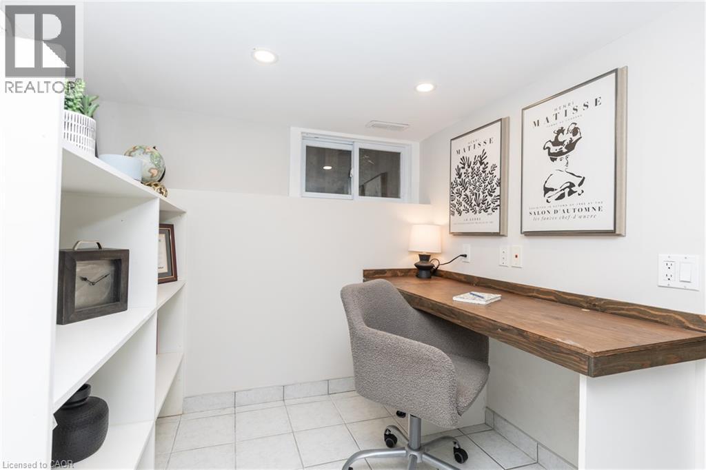 7 PINEHILL Road - 24