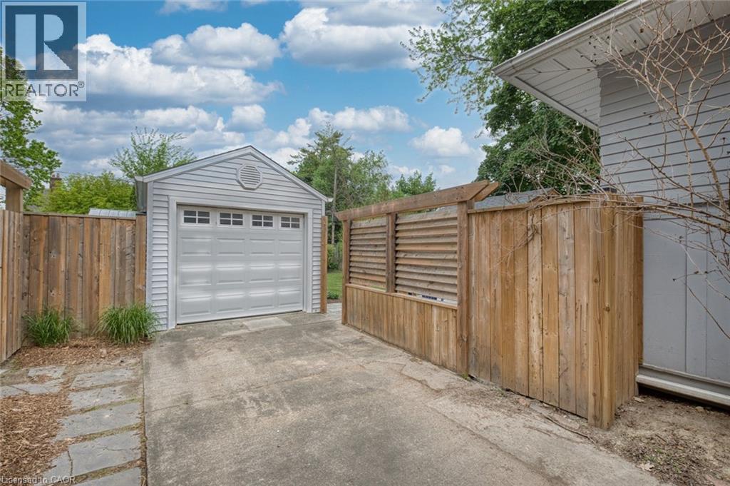 7 PINEHILL Road - 33