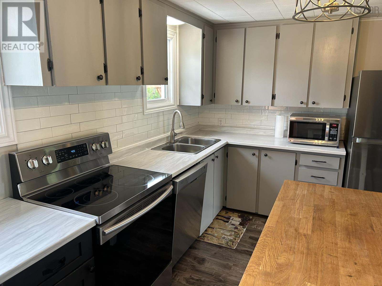 23 SNOWDEN Avenue - 11