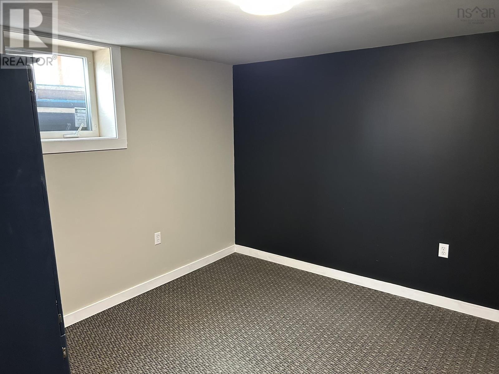 23 SNOWDEN Avenue - 23
