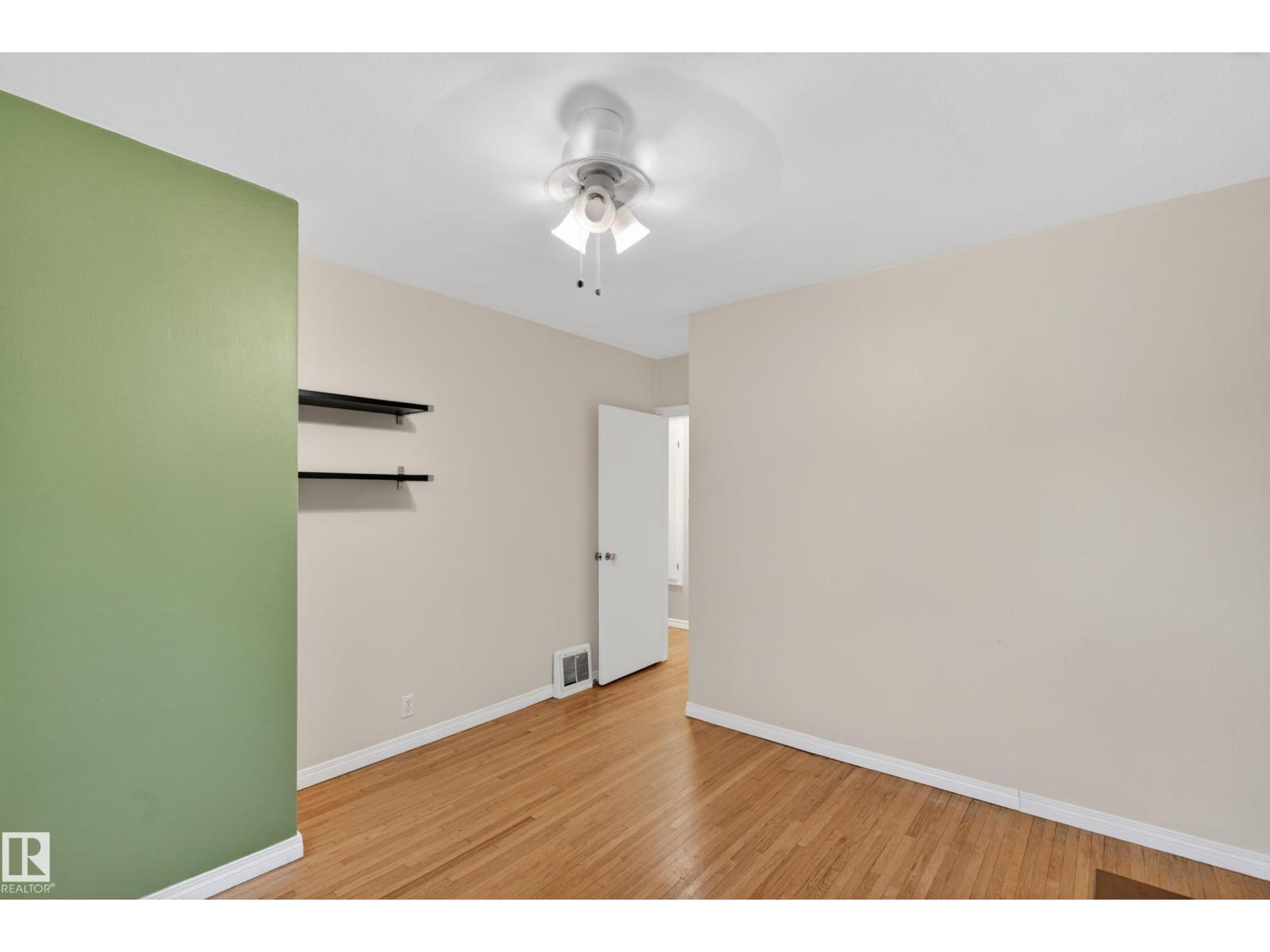 9830 77 AV NW - 13