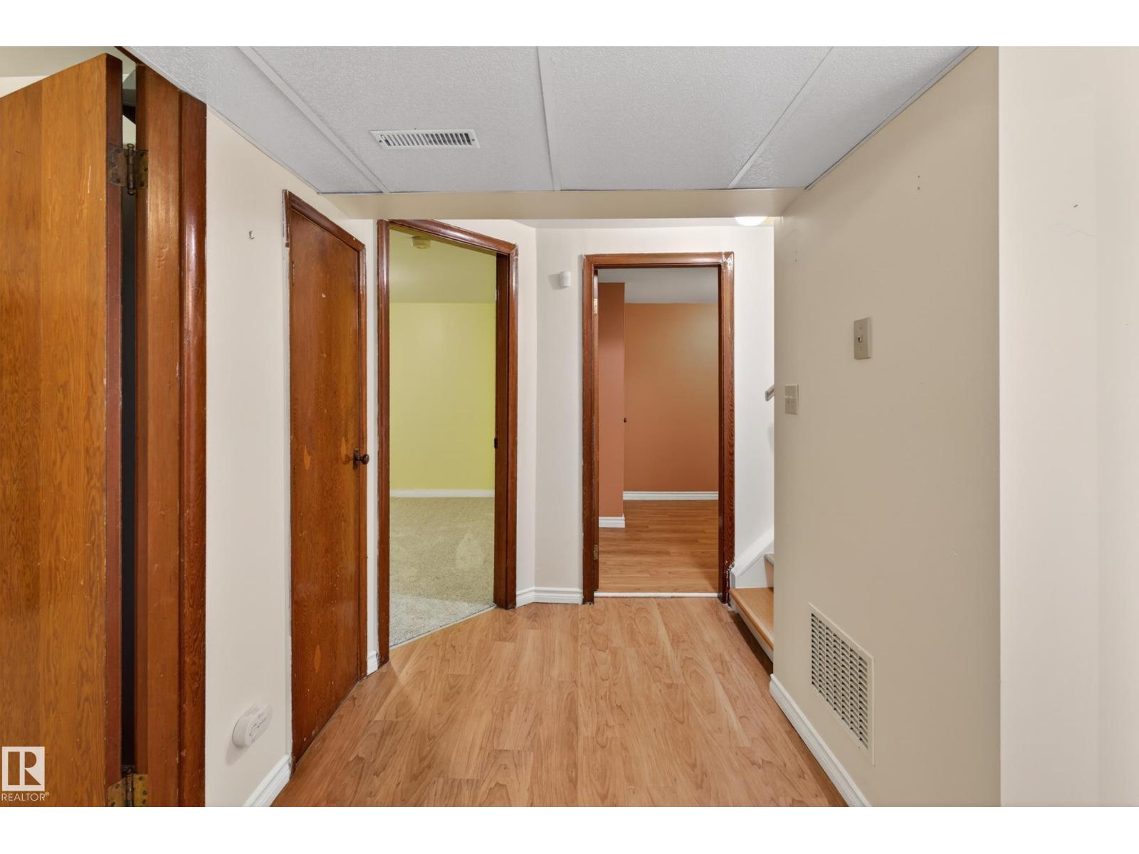9830 77 AV NW - 24
