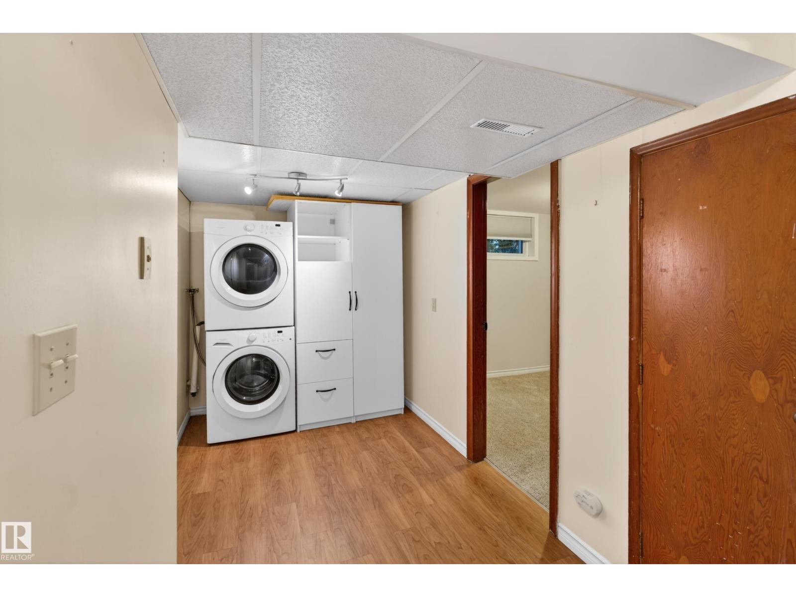 9830 77 AV NW - 27