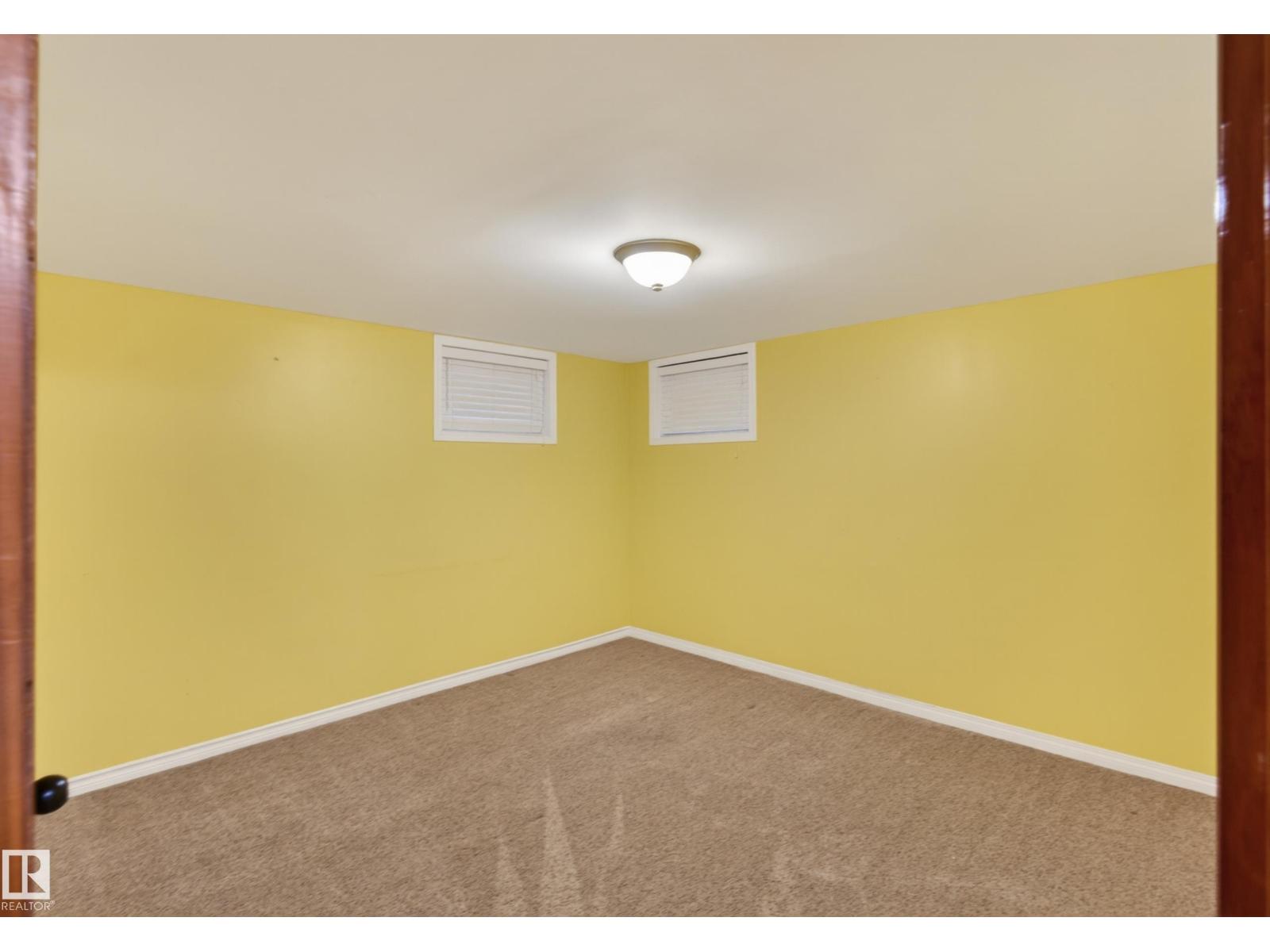 9830 77 AV NW - 28