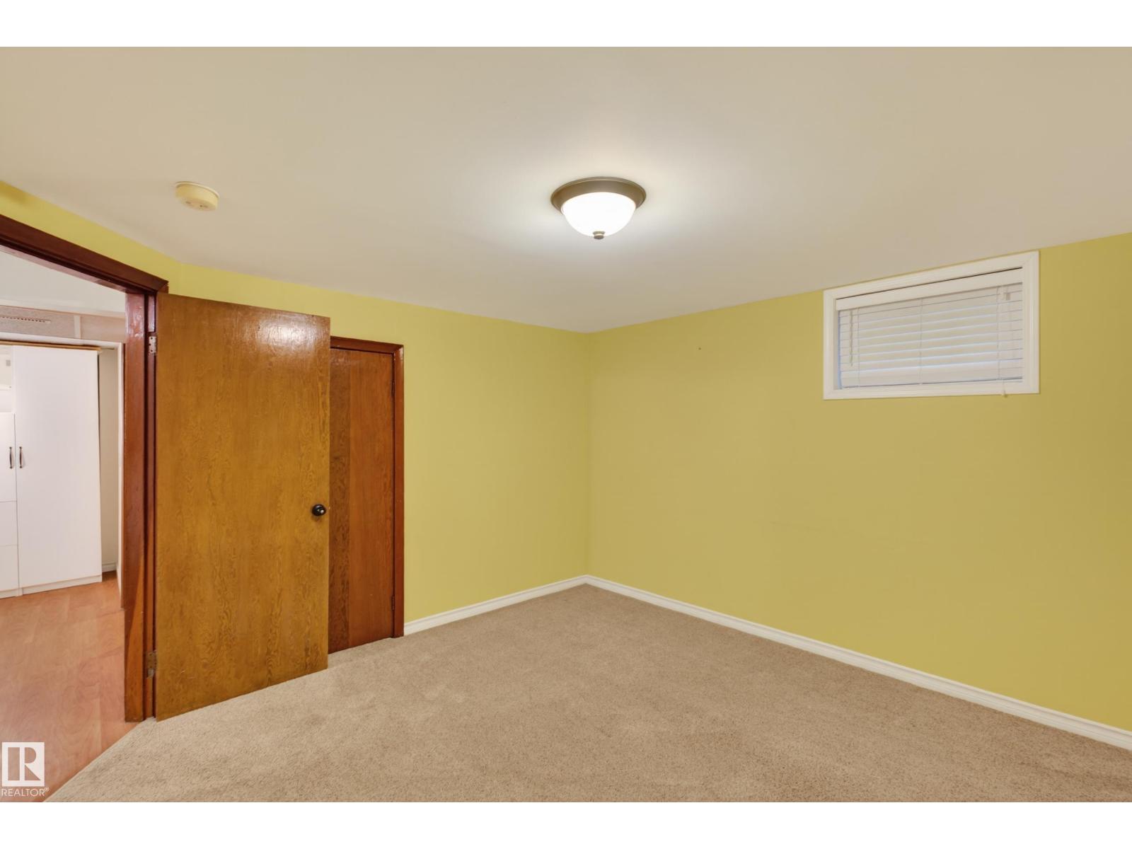 9830 77 AV NW - 29