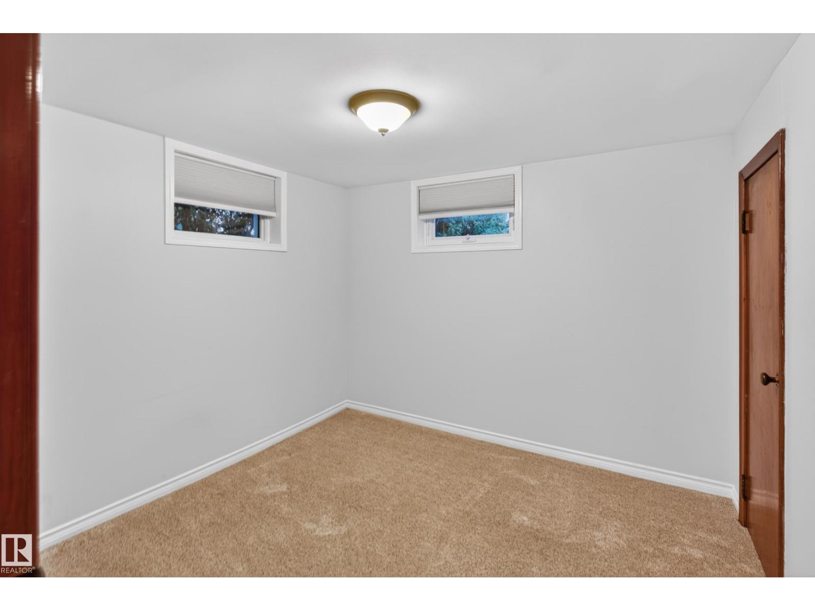 9830 77 AV NW - 30