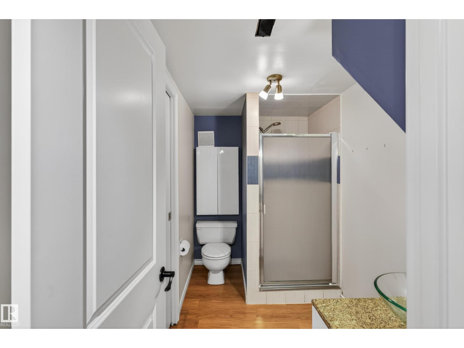 9830 77 AV NW - 33