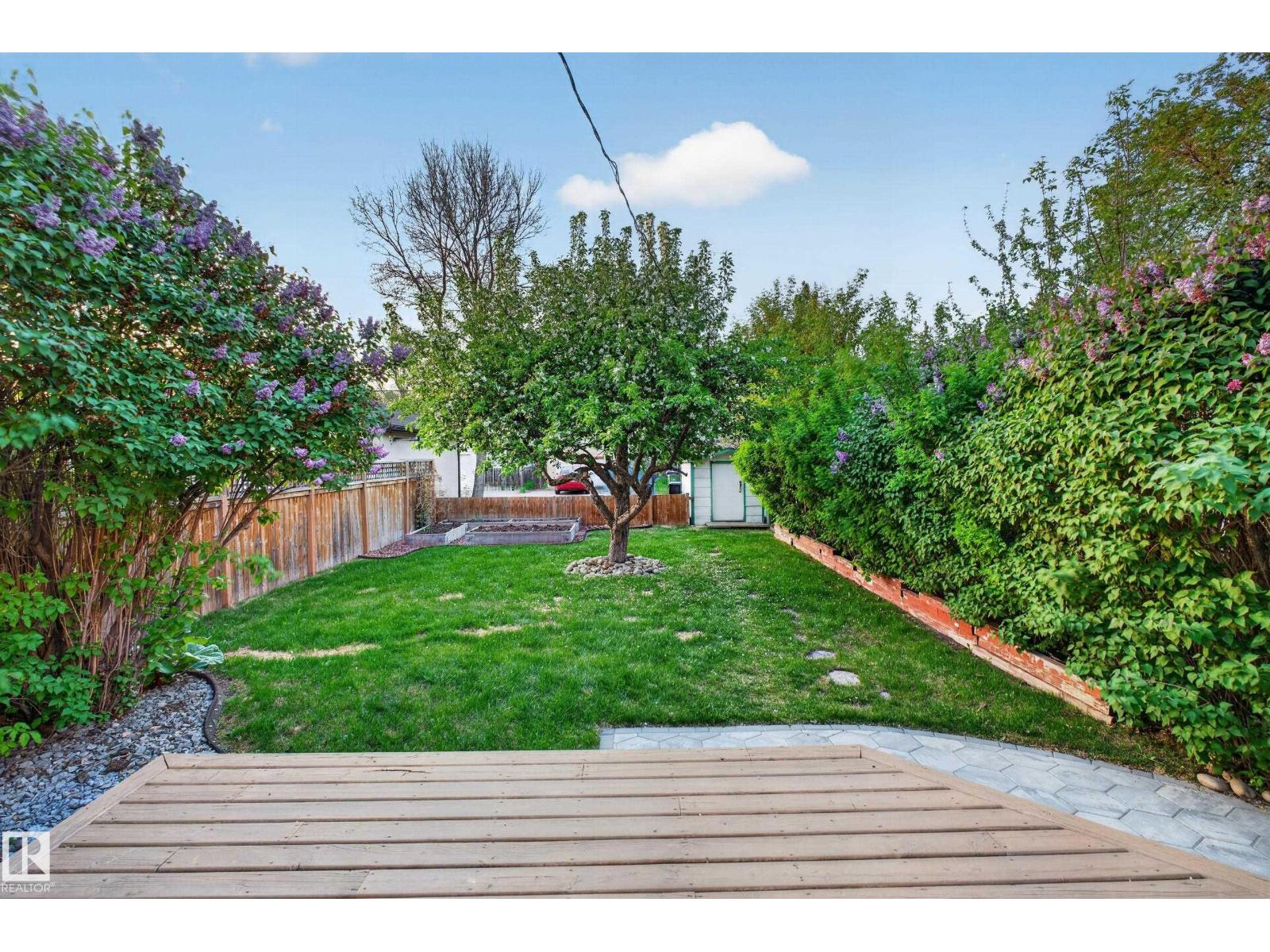 9830 77 AV NW - 36