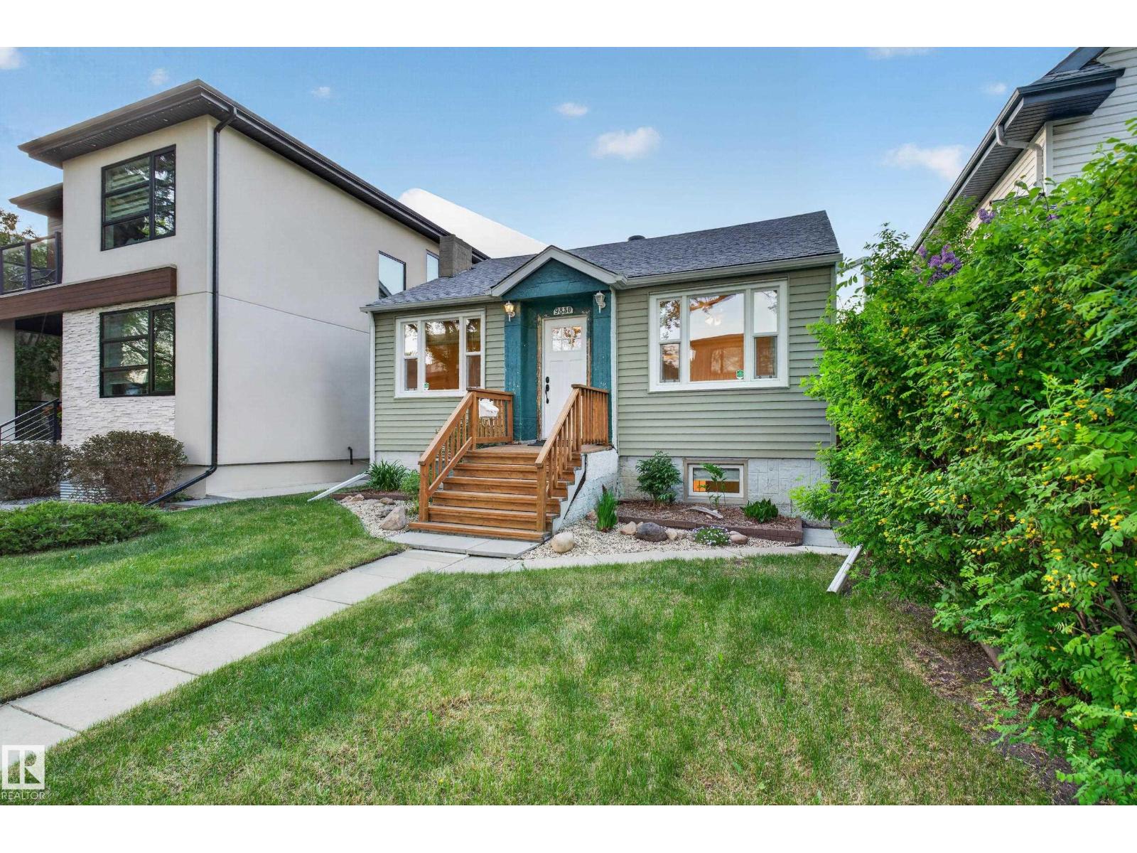 9830 77 AV NW - 4