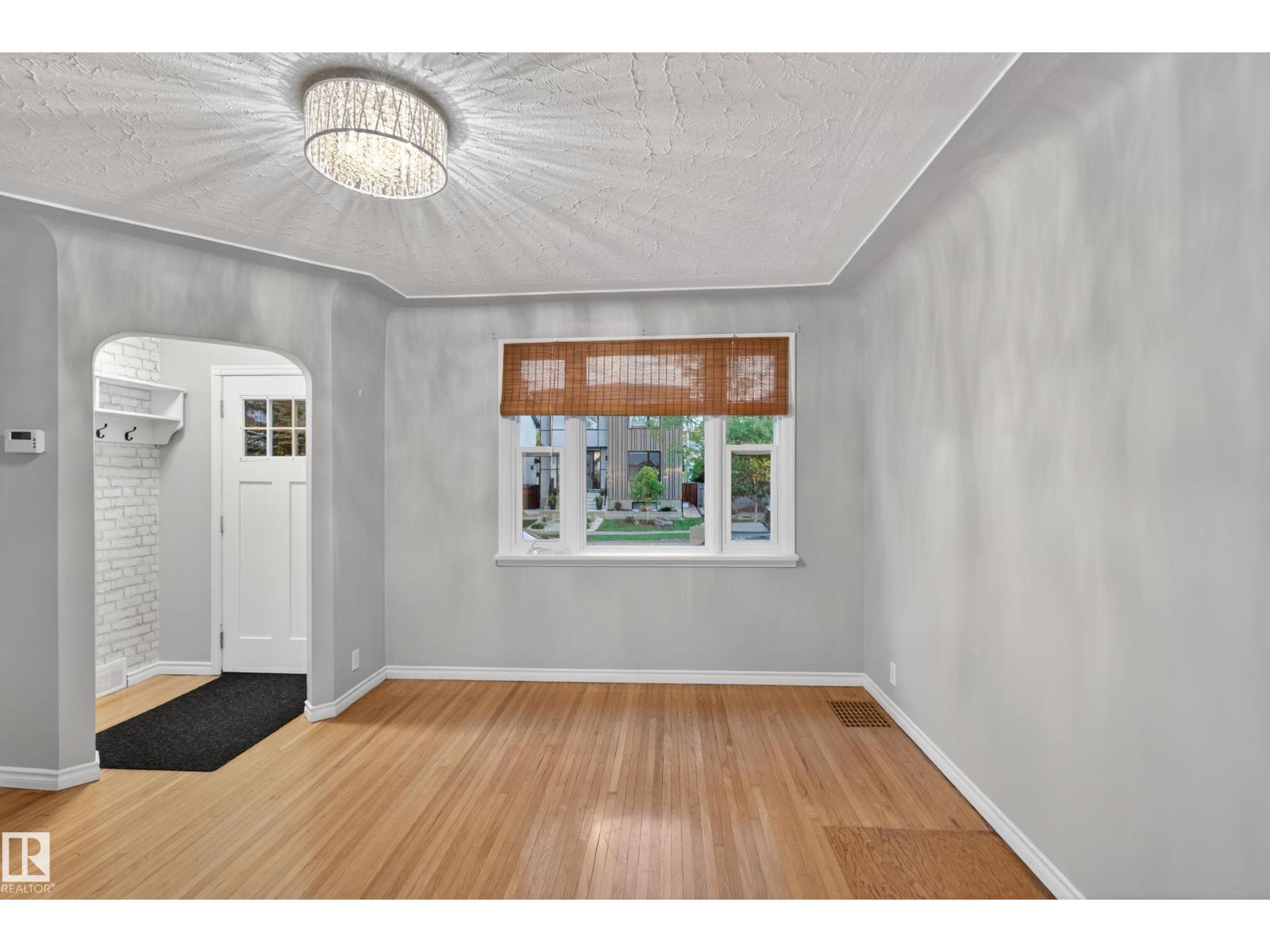 9830 77 AV NW - 9