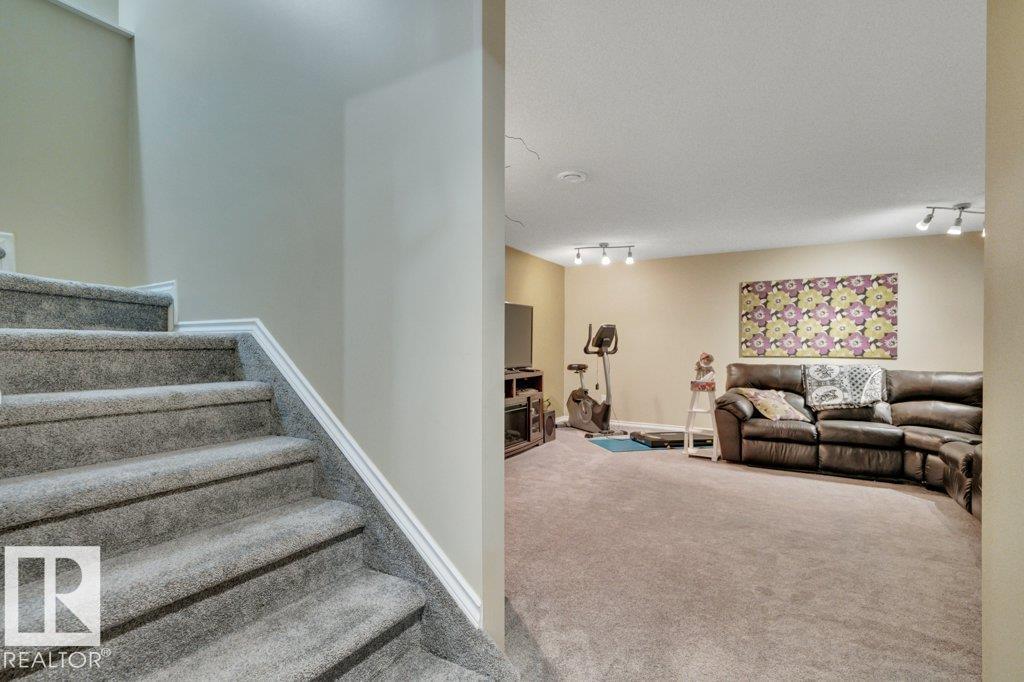6042 214 ST NW - 20
