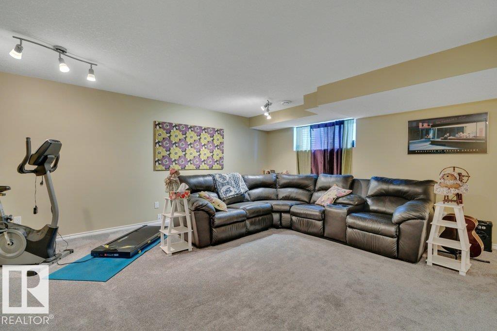 6042 214 ST NW - 22