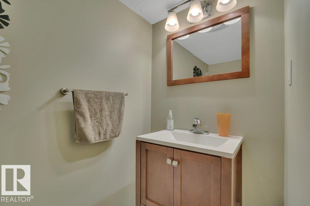 6042 214 ST NW - 24