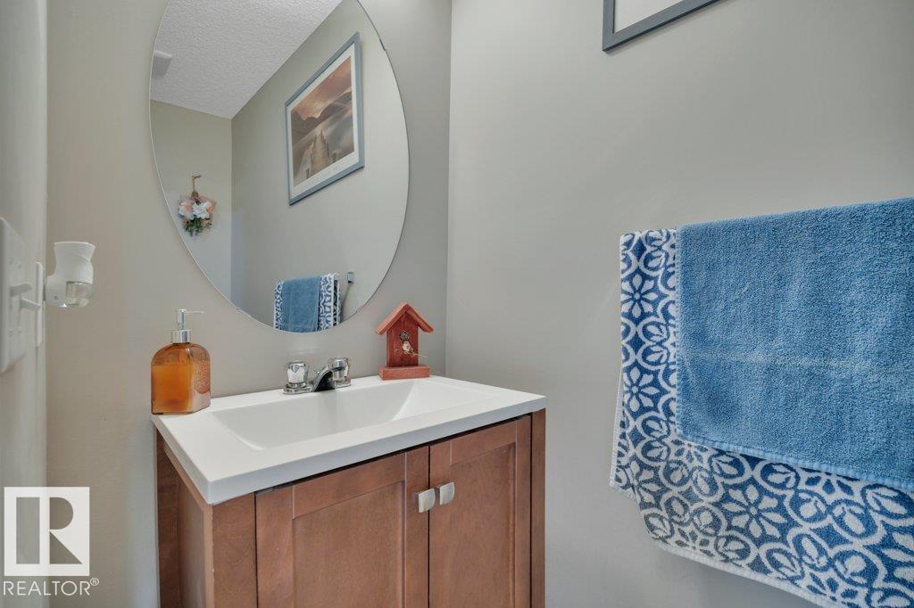 6042 214 ST NW - 3
