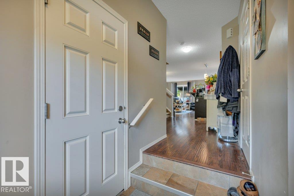 6042 214 ST NW - 41