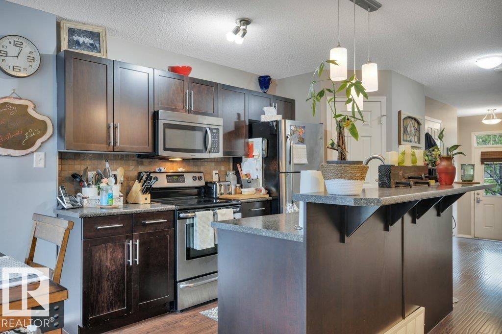 6042 214 ST NW - 48