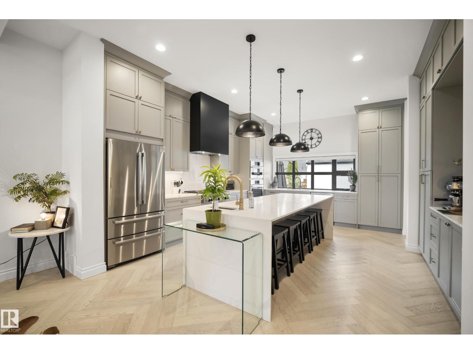6115 111 AV NW - 14