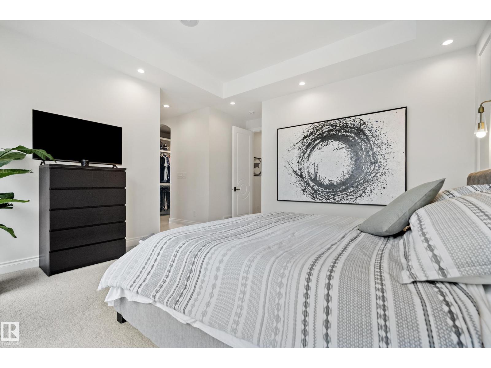 6115 111 AV NW - 26
