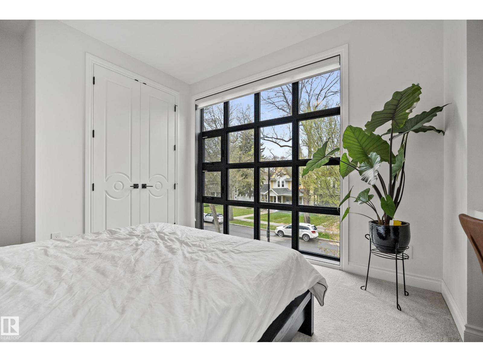 6115 111 AV NW - 35