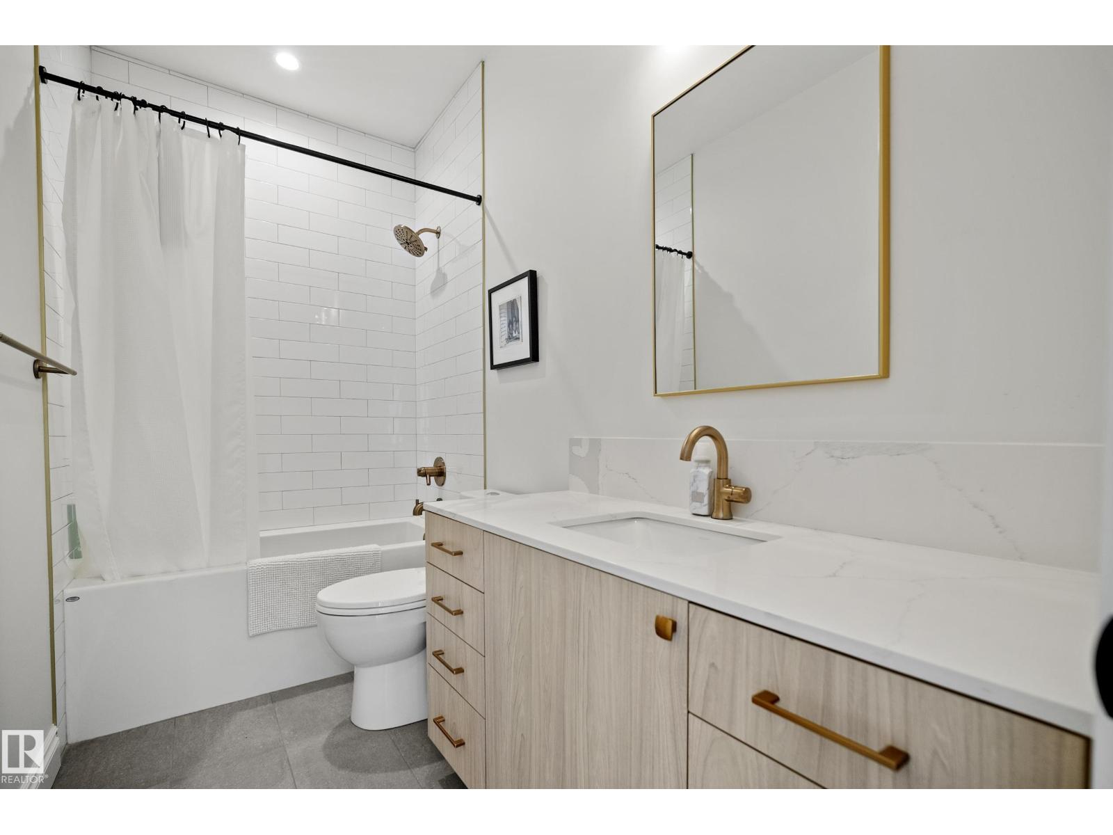 6115 111 AV NW - 36