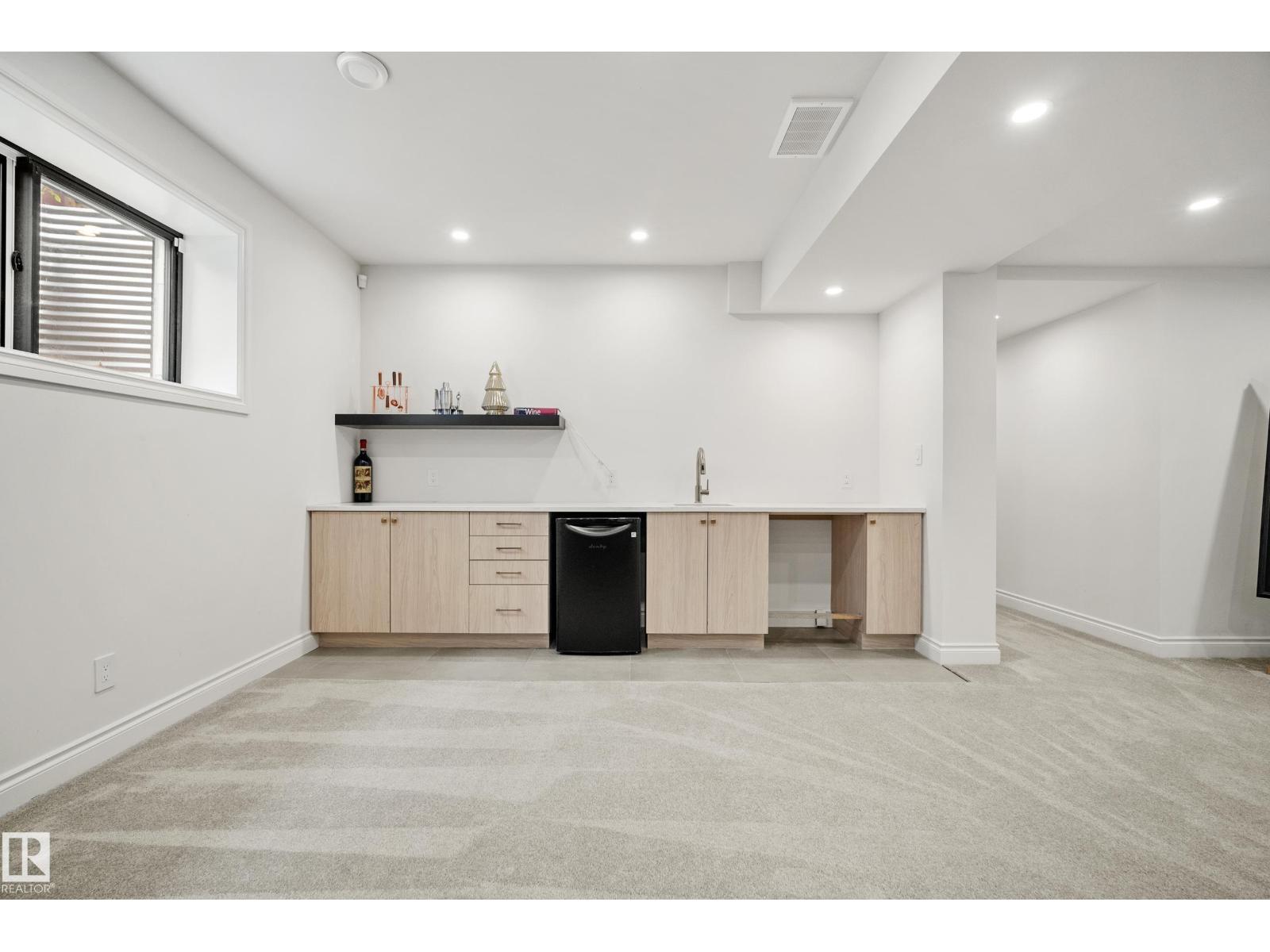 6115 111 AV NW - 39