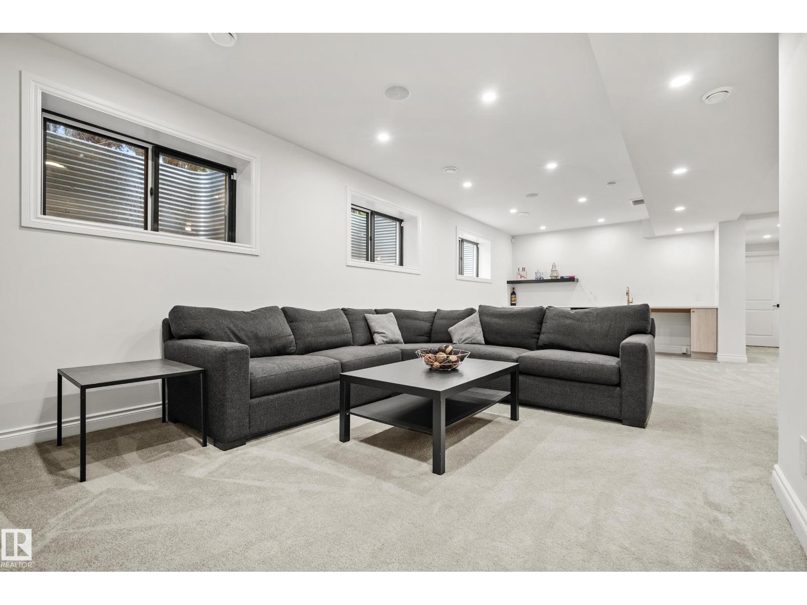 6115 111 AV NW - 42