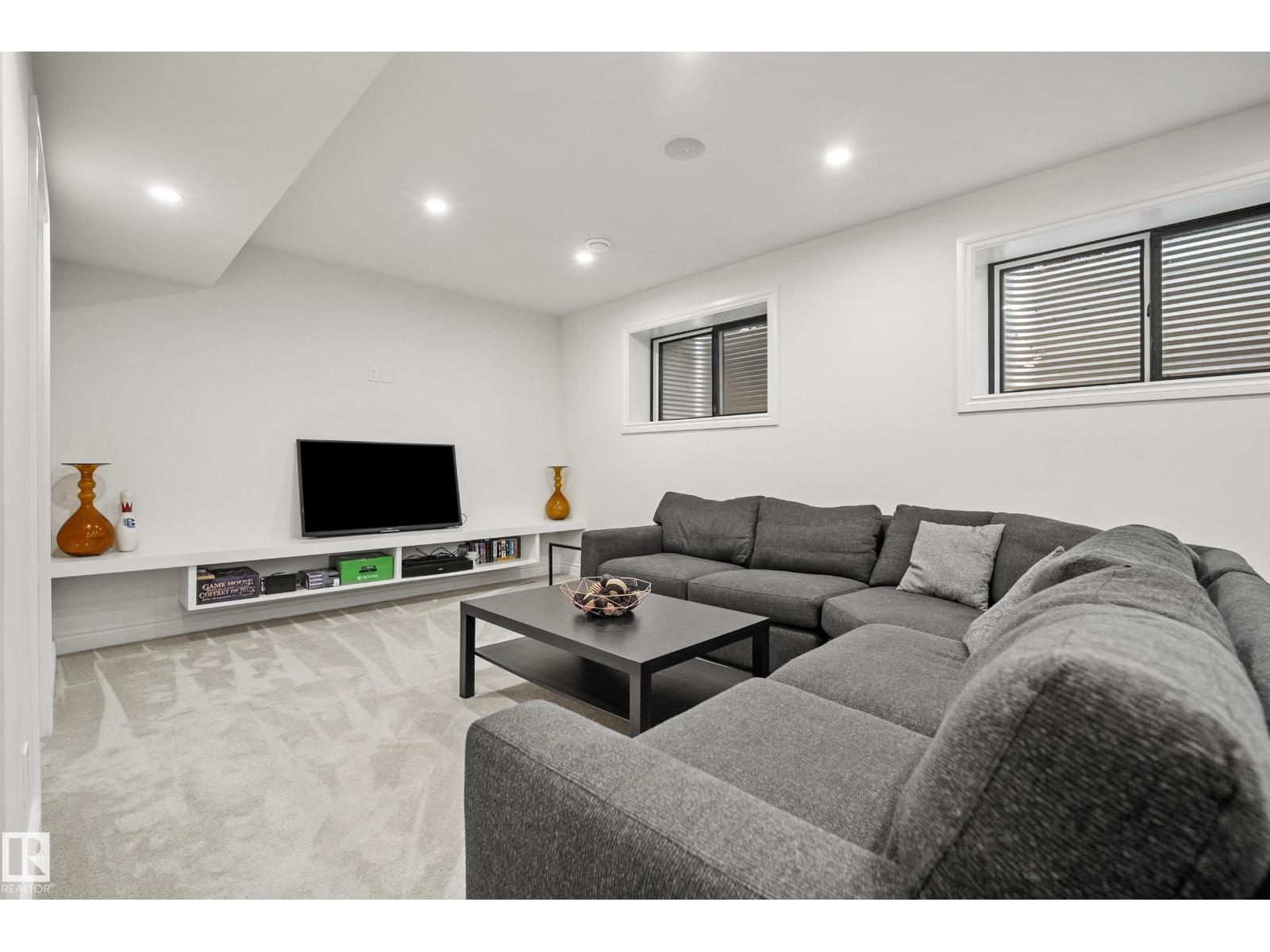 6115 111 AV NW - 43