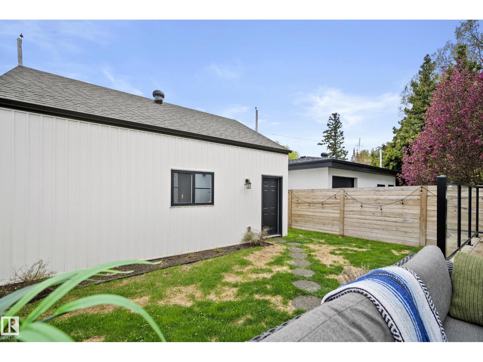 6115 111 AV NW - 46