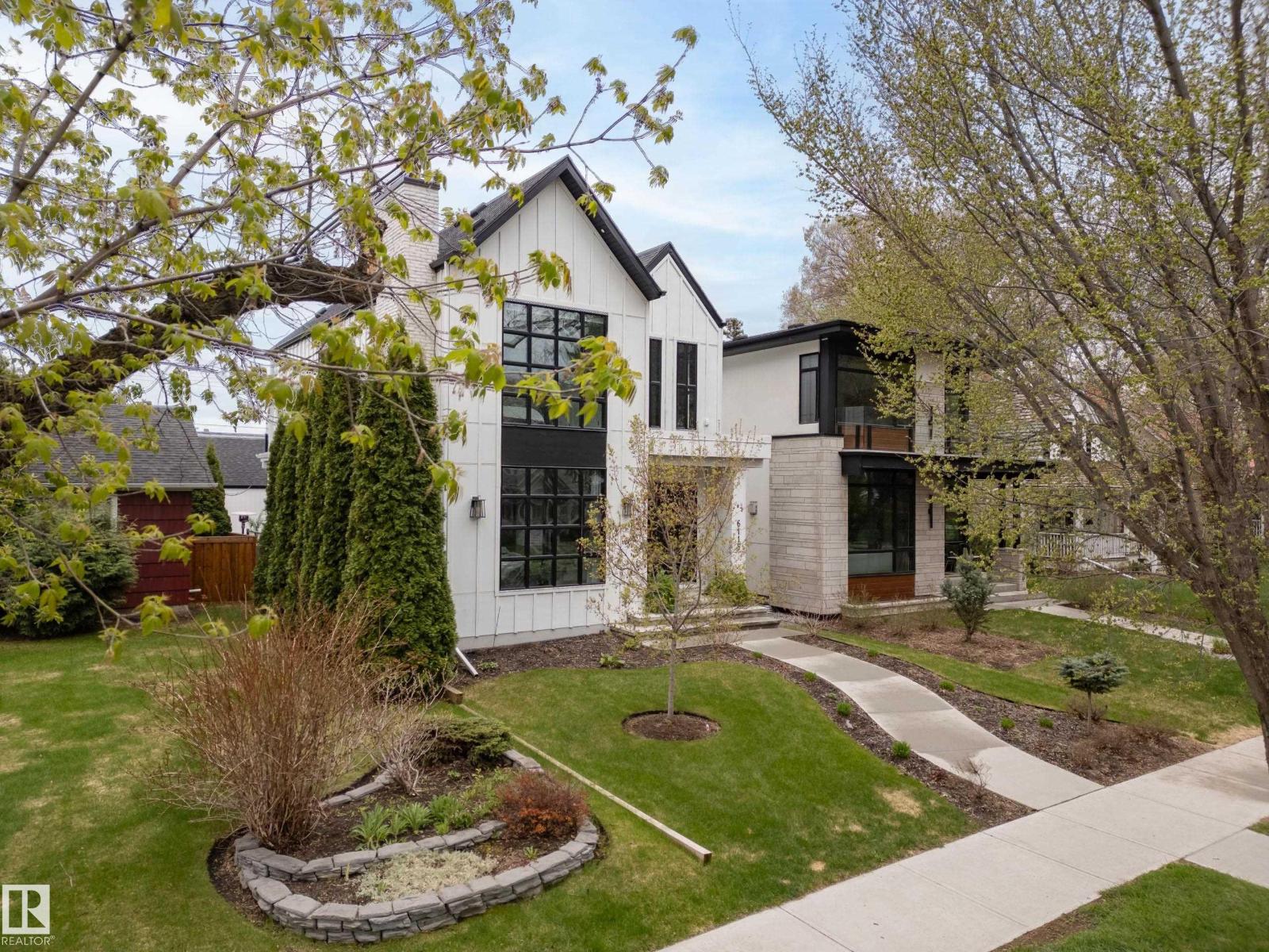 6115 111 AV NW - 55