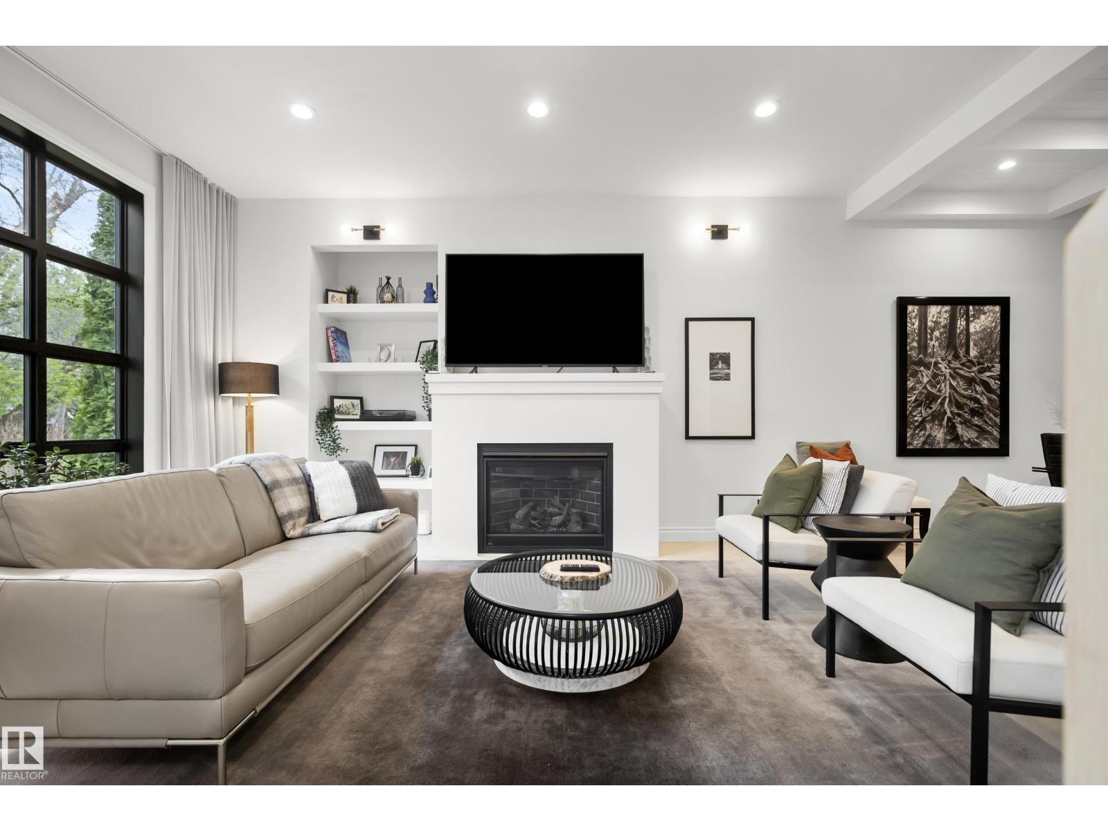 6115 111 AV NW - 7