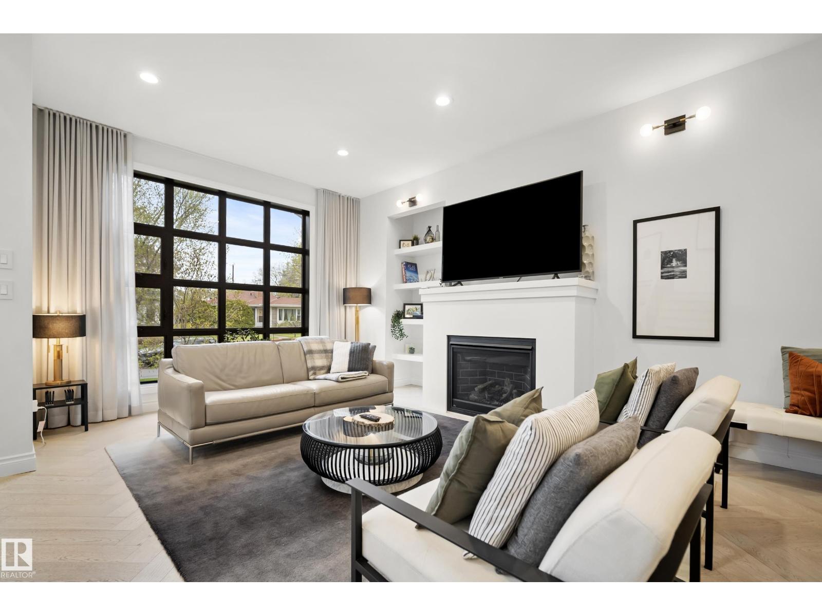 6115 111 AV NW - 9