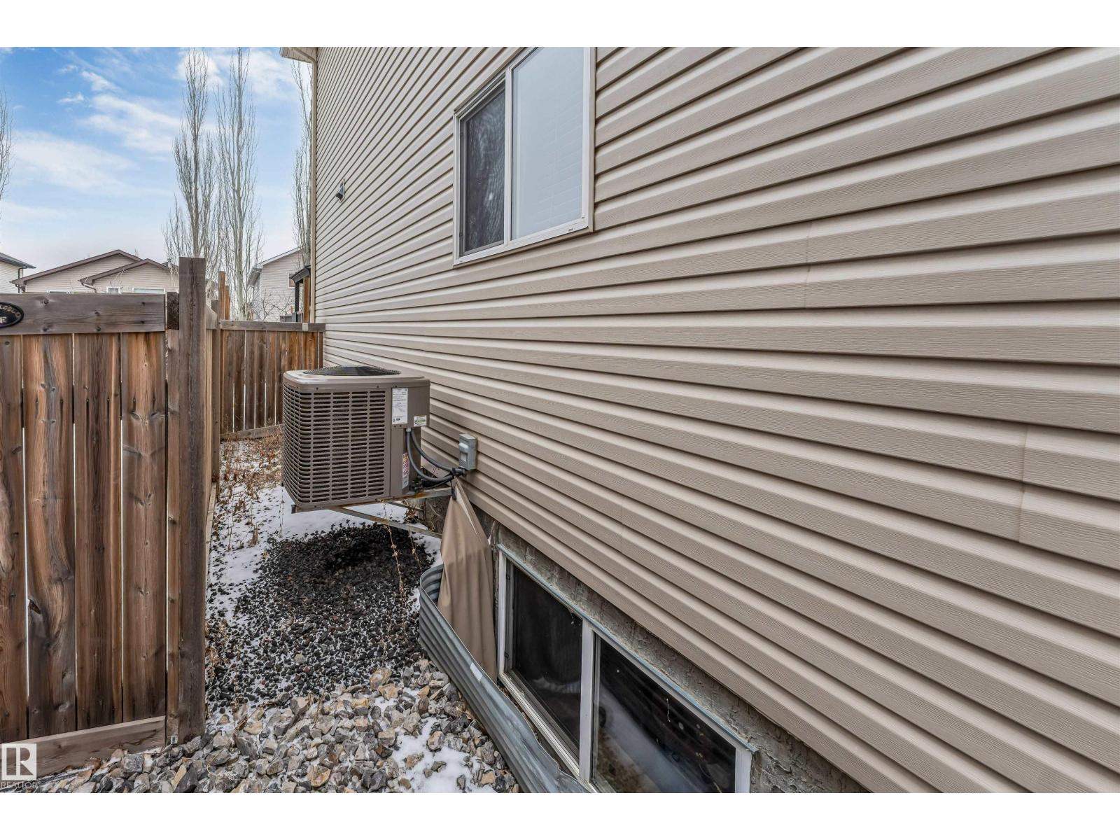 6002 46 AV — photo 6
