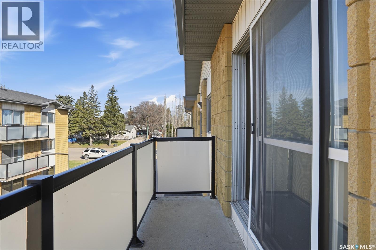 #93 3 COLUMBIA DRIVE - 25
