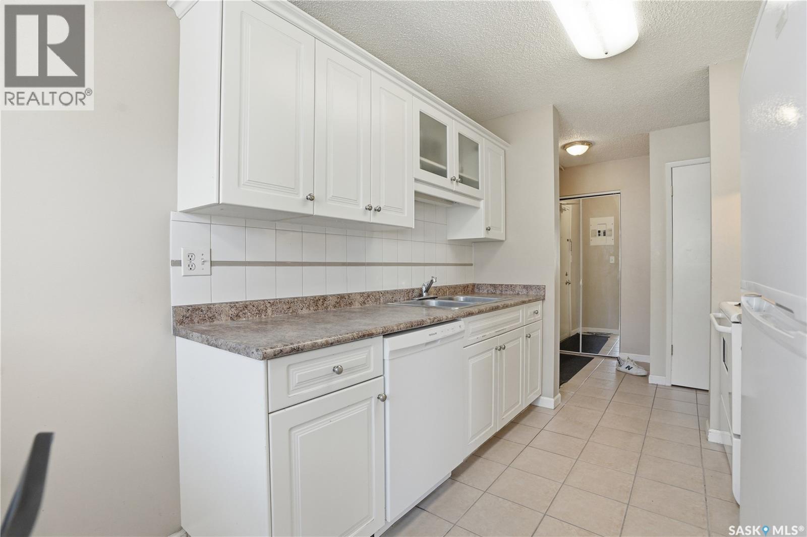 #93 3 COLUMBIA DRIVE - 9