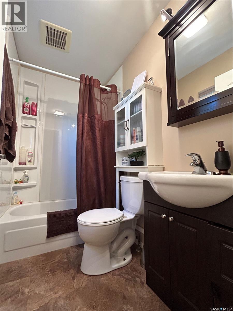 301 Tavistock AVENUE - 13