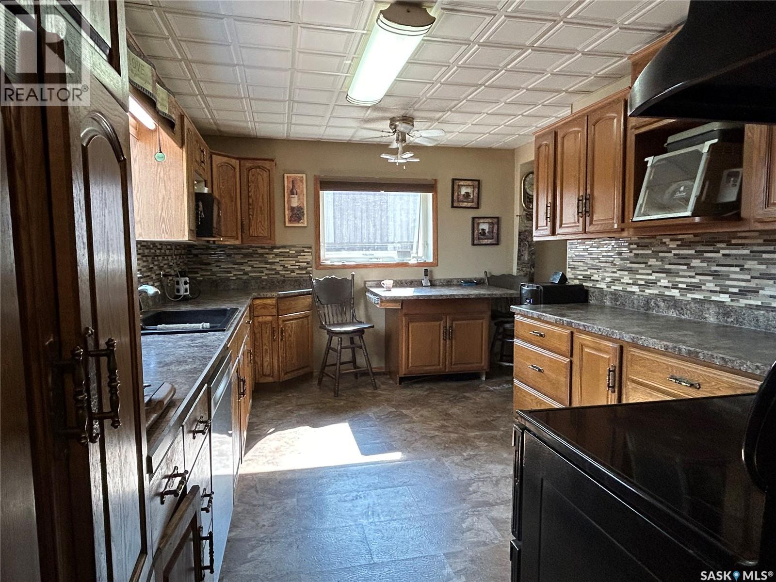 301 Tavistock AVENUE - 6