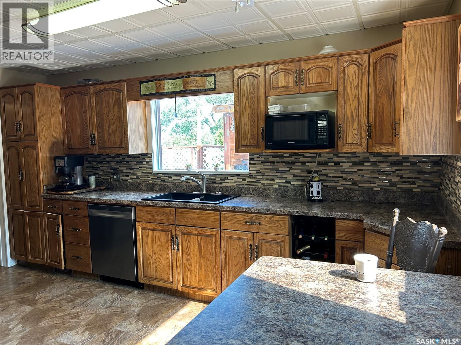 301 Tavistock AVENUE - 7