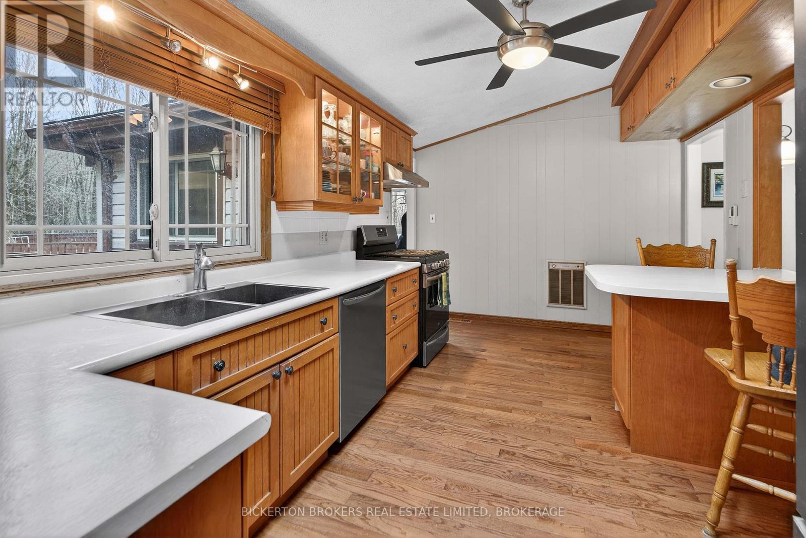 87 FITZSIMMONS ROAD - 13