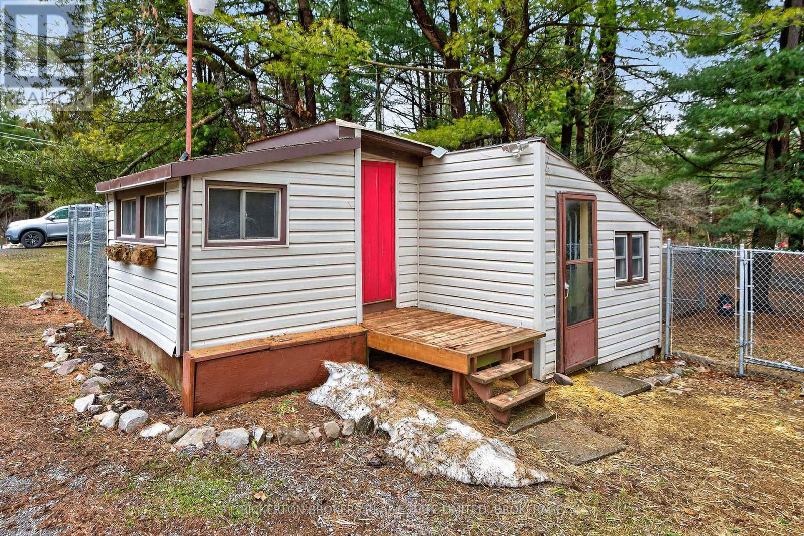 87 FITZSIMMONS ROAD - 48